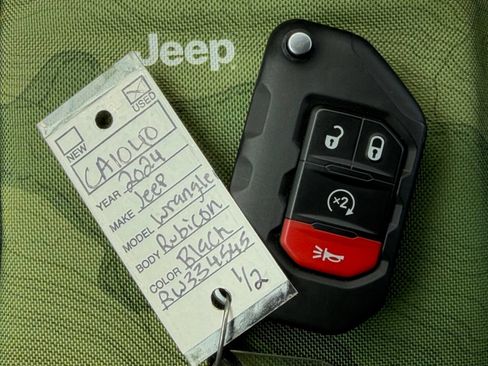 Used 2024 Jeep Wrangler Unlimited Rubicon AWD/4WD image 49