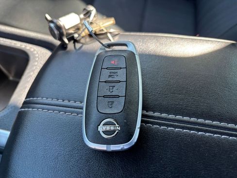 Used 2025 Nissan Sentra SV FWD image 21