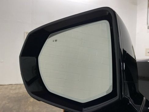 Used 2023 GMC Yukon XL Denali image 92