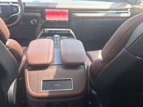 New 2026 Lincoln Navigator Reserve AWD/4WD image 24