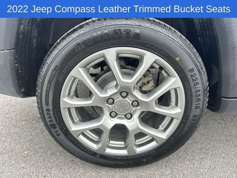 Used 2022 Jeep Compass Latitude AWD/4WD image 29