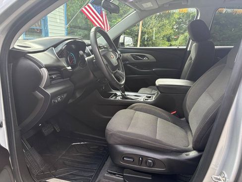 Used 2019 Chevrolet Traverse LT FWD image 11