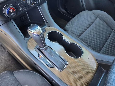 Used 2019 GMC Acadia SLE w/ LPO, Cargo Package image 19