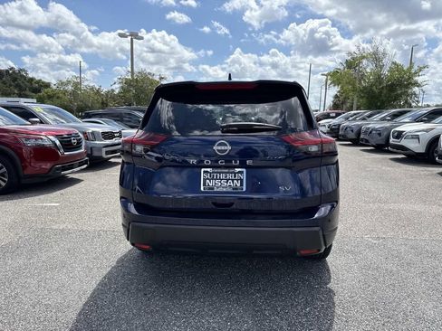 Certified 2024 Nissan Rogue SV FWD image 5