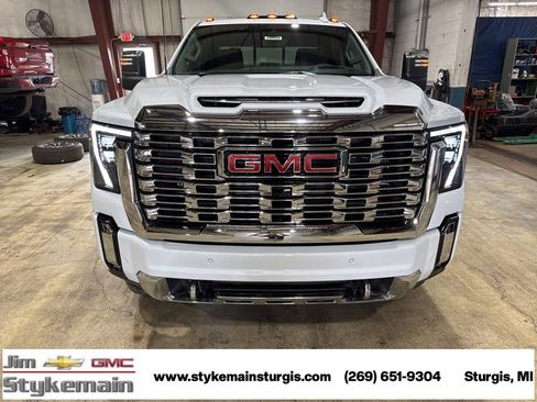 New 2026 GMC Sierra 3500 Denali w/ Denali Reserve Package image 8