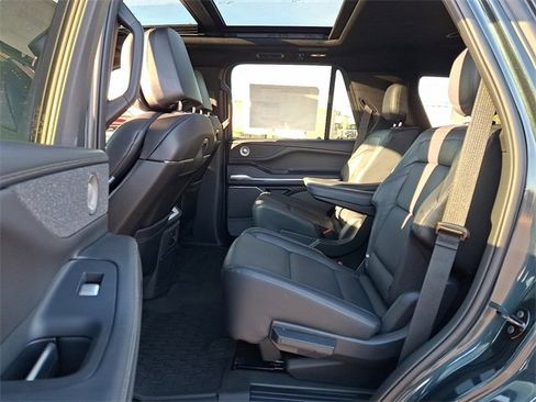 New 2025 Lincoln Navigator Reserve w/ Jet Appearance Package image 5