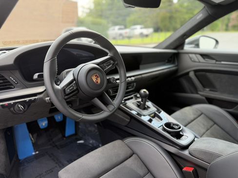 Used 2026 Porsche 911 GT3 RWD image 32