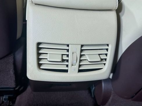 Used 2016 Lexus ES 350 w/ Luxury Package w/Wood Trim FWD image 24