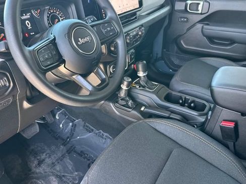 New 2026 Jeep Gladiator Sport AWD/4WD image 9
