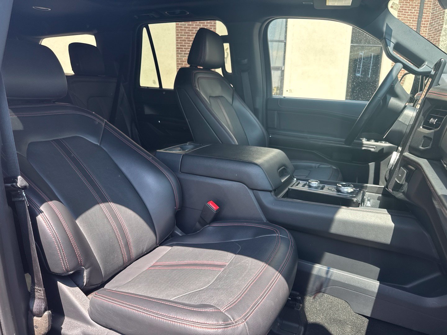 Used 2024 Ford Expedition Limited AWD/4WD image 10
