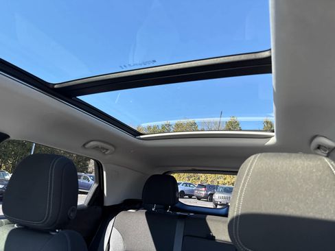 Used 2025 Chevrolet TrailBlazer LT w/ Convenience Package image 25