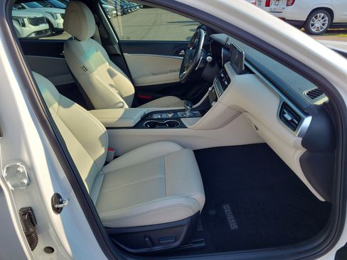 Used 2024 Genesis G70 2.5T AWD/4WD image 5