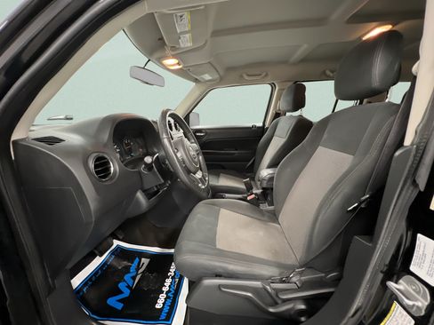 Used 2013 Jeep Patriot Latitude FWD image 13