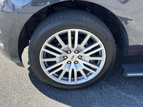 Used 2023 Ford Expedition Max Limited image 9