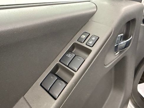 Used 2018 Nissan Frontier PRO-4X AWD/4WD image 13