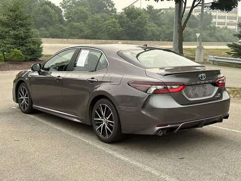 Used 2021 Toyota Camry SE FWD image 20
