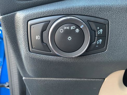 Used 2019 Ford EcoSport SE w/ SE Convenience Package image 11