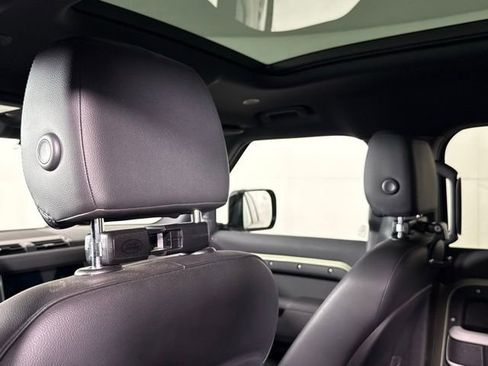 Used 2023 Land Rover Defender 110 X-Dynamic SE image 25