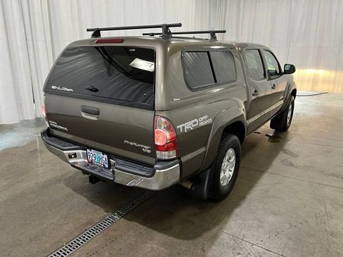 Used 2015 Toyota Tacoma PreRunner w/ TRD Off-Road Package RWD image 4
