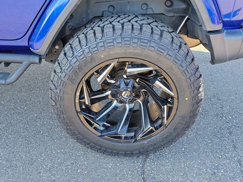 Used 2019 Jeep Wrangler Unlimited Sahara image 38