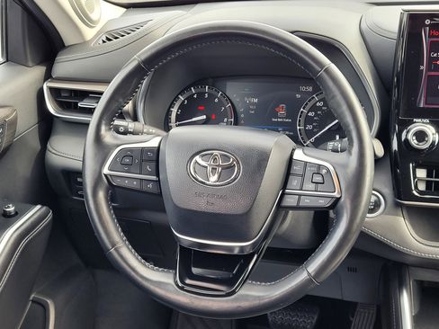 Used 2020 Toyota Highlander Limited image 10