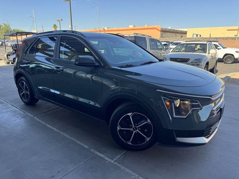 Used 2024 Kia Niro EX image 6
