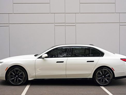 Used 2023 BMW 740i w/ Parking Assistance Package RWD image 59