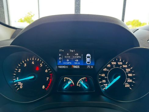 Used 2017 Ford Escape SE w/ Equipment Group 201A FWD image 25