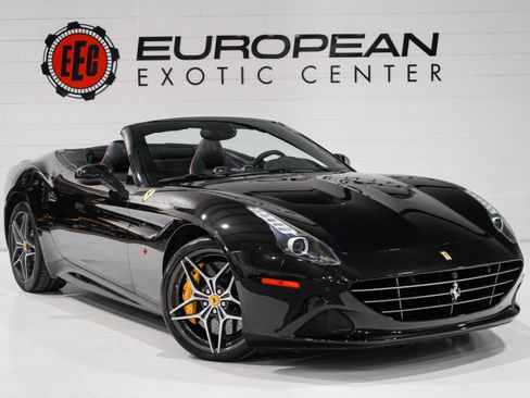 Used 2016 Ferrari California T RWD image 1