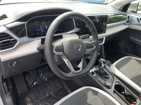New 2025 Volkswagen Taos SE image 20
