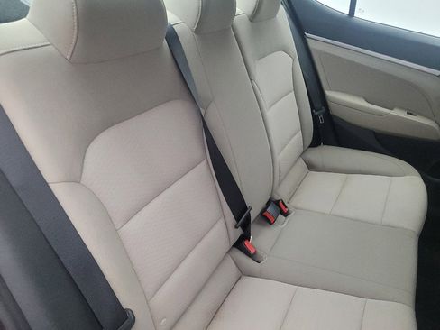 Used 2019 Hyundai Elantra SE FWD image 19
