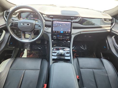 Used 2023 Jeep Grand Cherokee Overland w/ Luxury Tech Group IV AWD/4WD image 20
