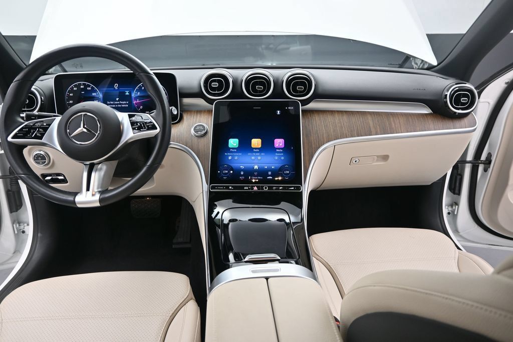 Used 2025 Mercedes-Benz C 300 Sedan image 31
