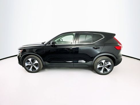 Used 2025 Volvo XC40 B5 Core w/ Protection Package Premier image 4