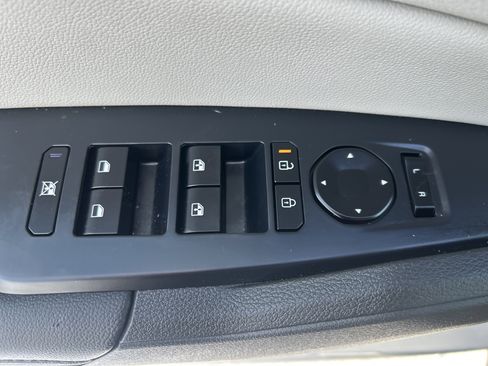 Used 2026 Kia Sportage EX image 11