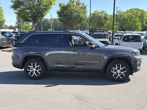 Used 2023 Jeep Grand Cherokee Limited AWD/4WD image 14