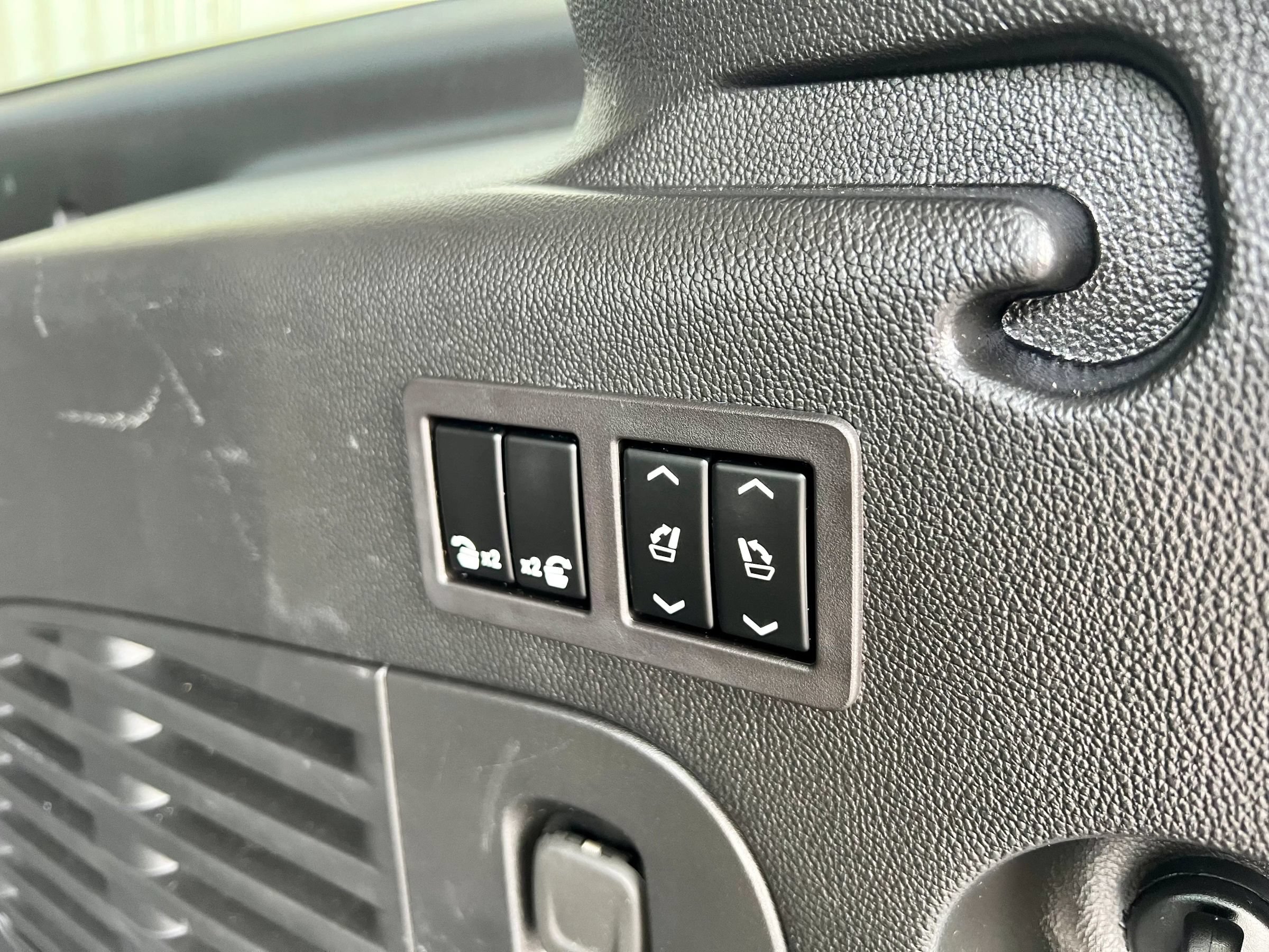Used 2020 Chevrolet Suburban Premier AWD/4WD image 7