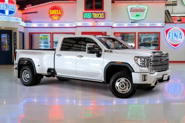 Used 2022 GMC Sierra 3500 Denali w/ Denali Ultimate Package AWD/4WD image 1