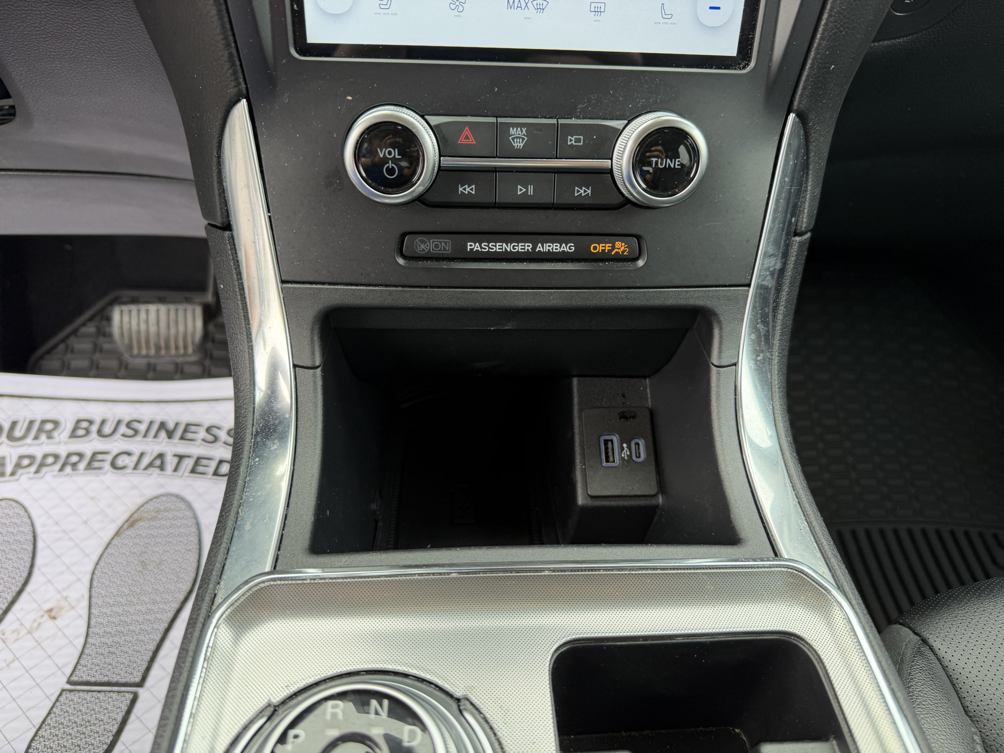 Used 2024 Ford Edge Titanium w/ Equipment Group 301A AWD/4WD image 8