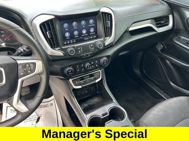 Used 2024 GMC Terrain SLE w/ Driver Convenience Package FWD image 21