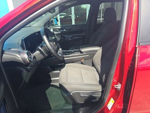 Used 2025 Chevrolet Equinox LT w/ Safety and Technology Package FWD image 9