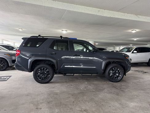 Used 2026 Toyota 4Runner SR5 RWD image 7