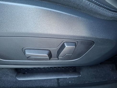 Used 2025 BMW X2 xDrive28i w/ Premium Package image 10