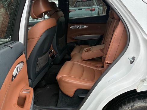 Used 2023 Genesis GV70 2.5T w/ Advanced Package image 23