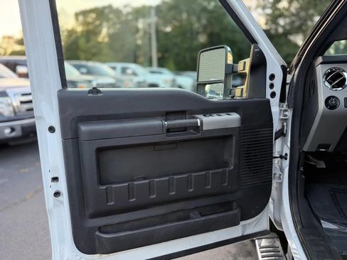 Used 2013 Ford F250 Lariat w/ Chrome Pkg AWD/4WD image 28