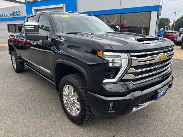Used 2024 Chevrolet Silverado 3500 High Country w/ Technology Package AWD/4WD image 13