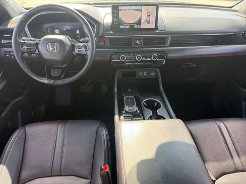 Used 2025 Honda Pilot Black Edition image 22