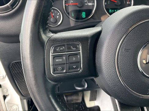Used 2018 Jeep Wrangler Sport AWD/4WD image 13