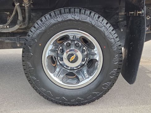 Used 2024 Chevrolet Silverado 3500 LT w/ Convenience Package image 12