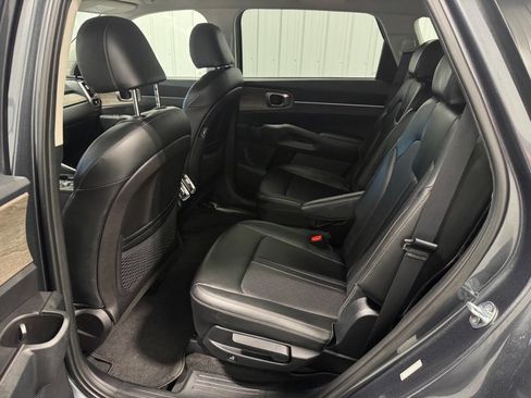 Used 2021 Kia Sorento EX AWD/4WD image 16